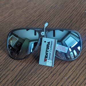 Vintage 80s deadstock Ventura New sunglasses Dark brown frame brown lens Dark